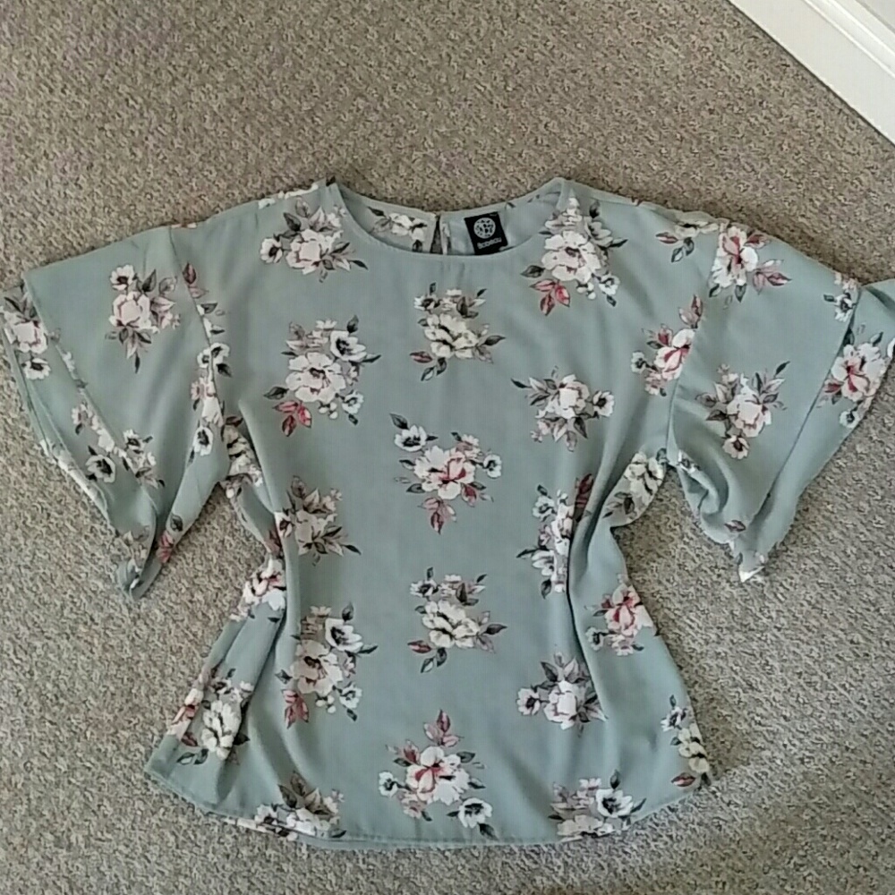 Flutter sleeve vintage floral blouse